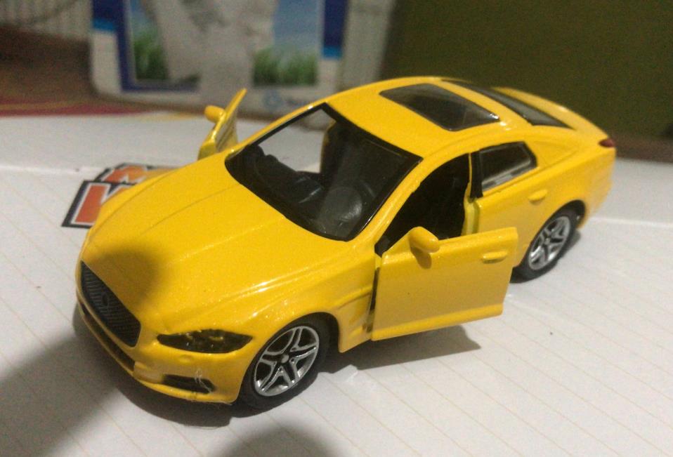 Oyuncak Metal Model Araba Açılır Kapı 1/36 Çek Bırak Sarı Mustang Oyuncak Metal Model Araba Açılır Kapı 1/36 Çek Bırak Sarı Mustang