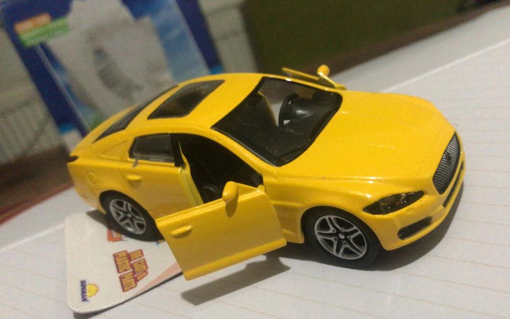 Oyuncak Metal Model Araba Açılır Kapı 1/36 Çek Bırak Sarı Mustang Oyuncak Metal Model Araba Açılır Kapı 1/36 Çek Bırak Sarı Mustang